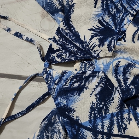 FASHION Nova crop top blouse strap sleeveless - Picture 5 of 6